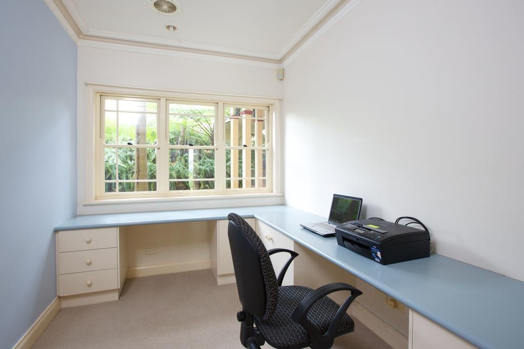 Tranquil Garden Hideaway Apartman Ormeau Kültér fotó